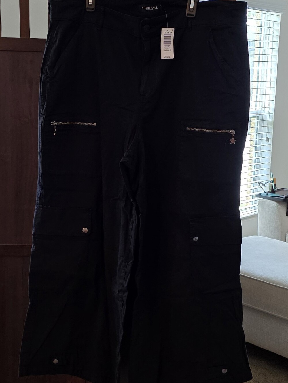 NWT torrid Nightfall Black Wide-Leg Cargo Pants with Zipper Pockets